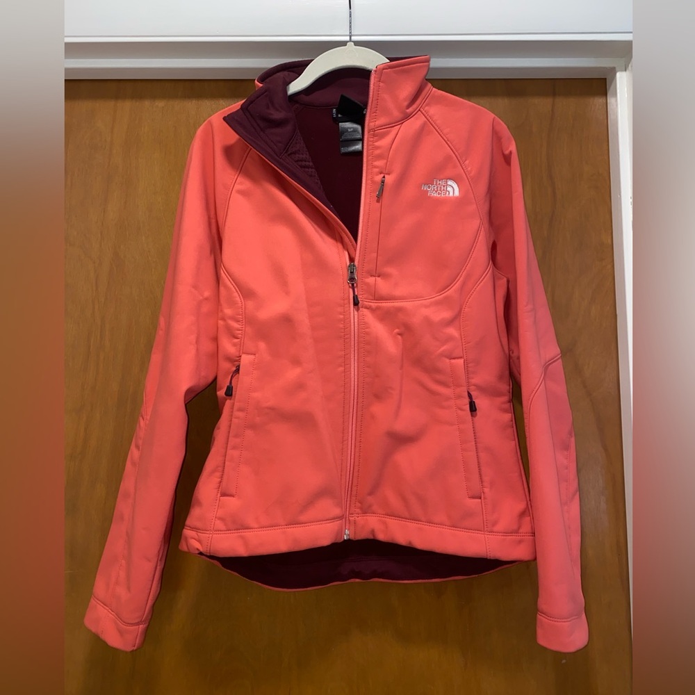 The North Face Women's Vibrant Pink Jacket sz small